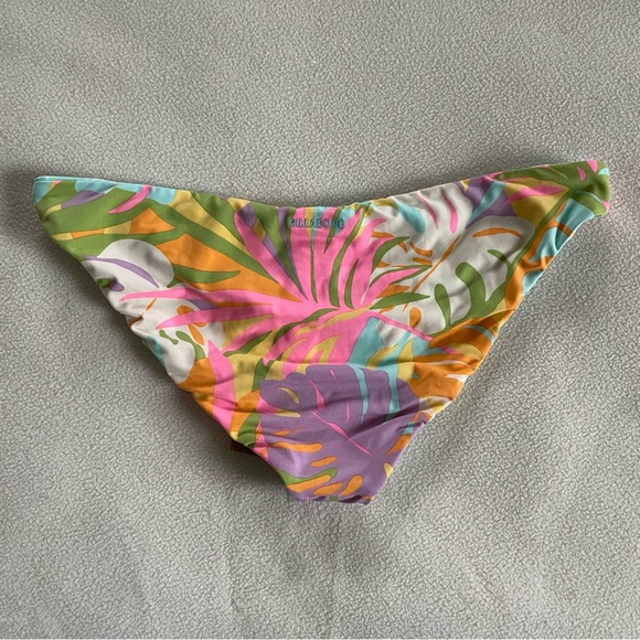 NWT New Billabong Floral Geometric Dreamland Reversible Low Rider Bikini Bottom - Picture 2 of 3